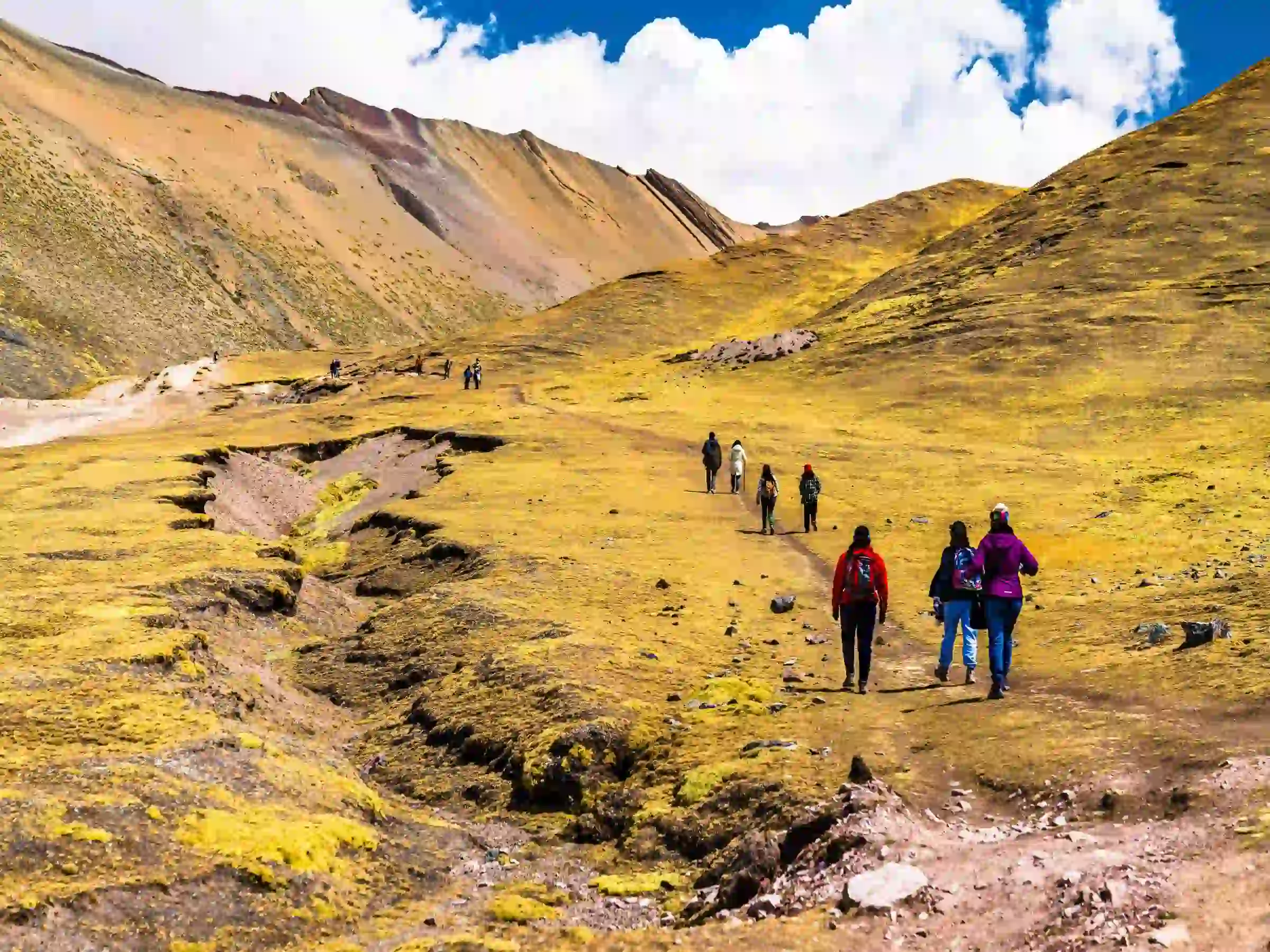 rainbow mountain 2 days trek