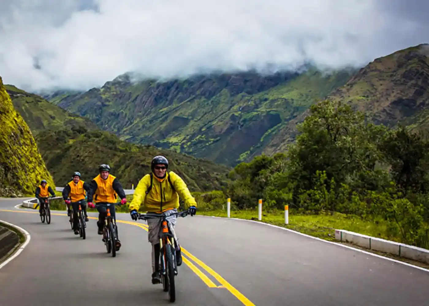 Mountain biking from Abra Málaga